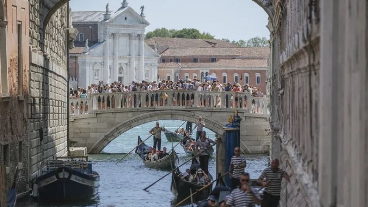 Kufizohet Venecia, do të ndalojë grupet e mëdha turistike dhe altoparlantët