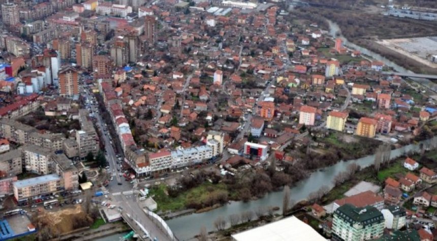 Në Mitrovicë të Veriut dhe Leposaviq nis peticioni për shkarkimin e kryetarëve