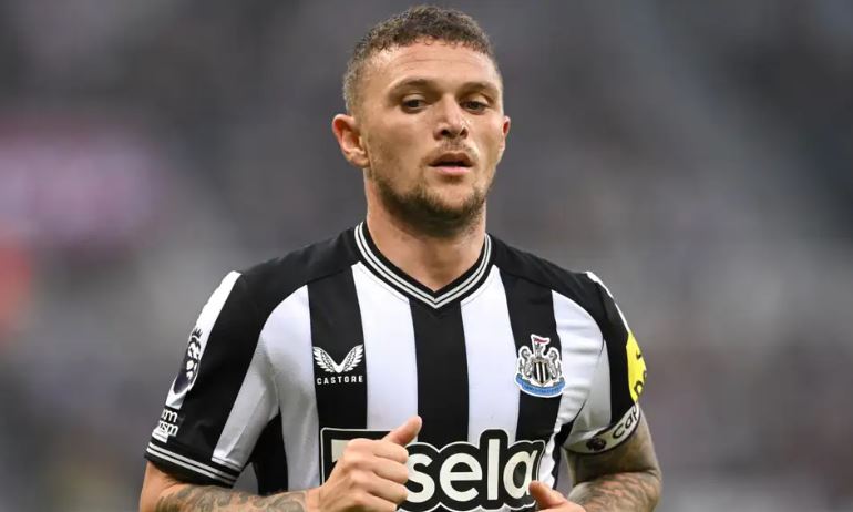 Newcastle refuzon ofertën e Bayernit për Trippier