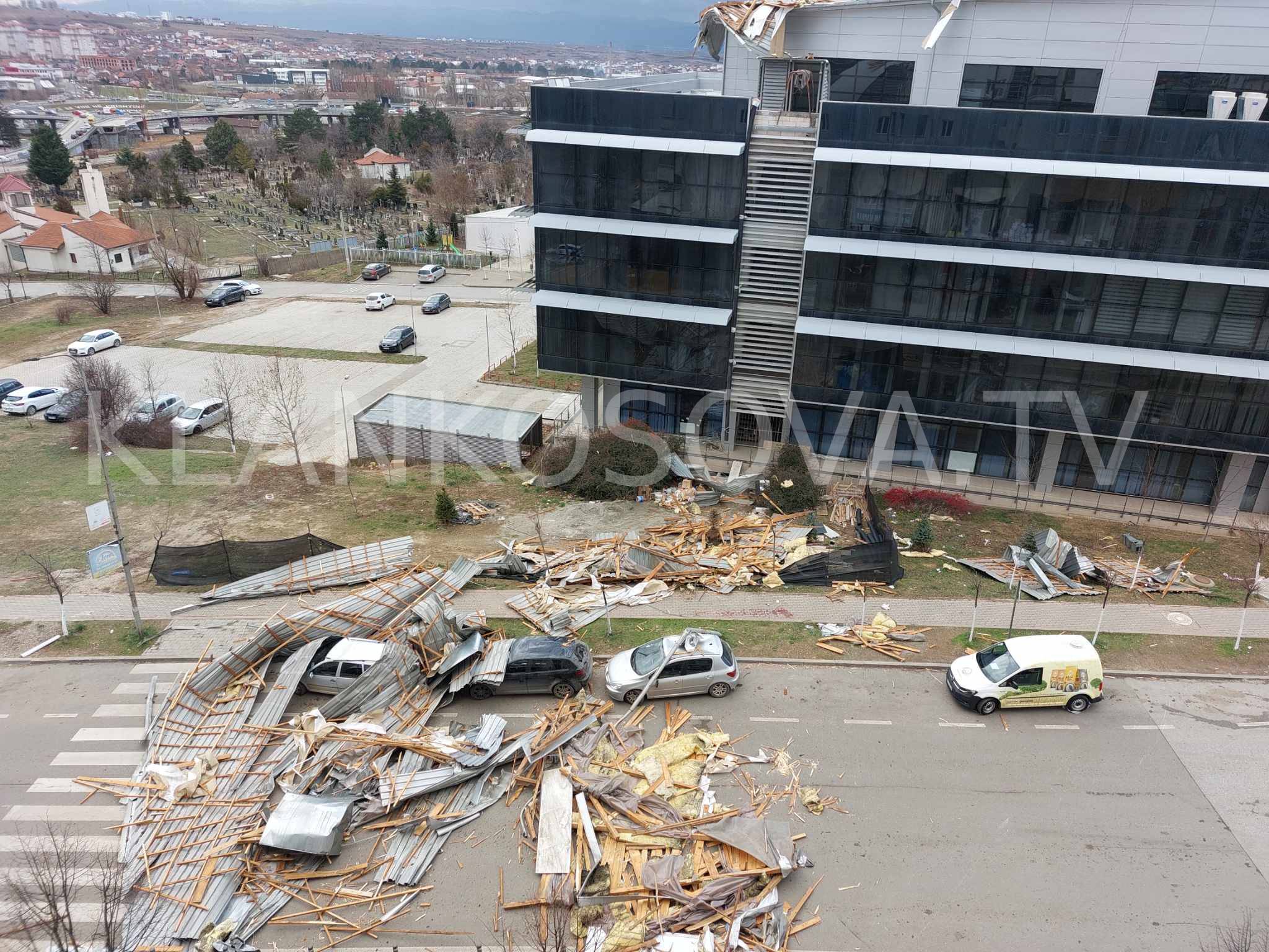 Prokuroria i nis hetimet për rënien e çatisë së objektit të Komunës së Prishtinës