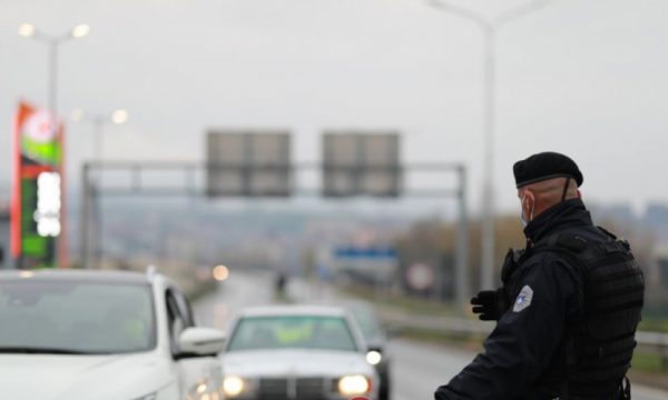 2 mijë e 23 gjoba trafiku brenda 24 orëve