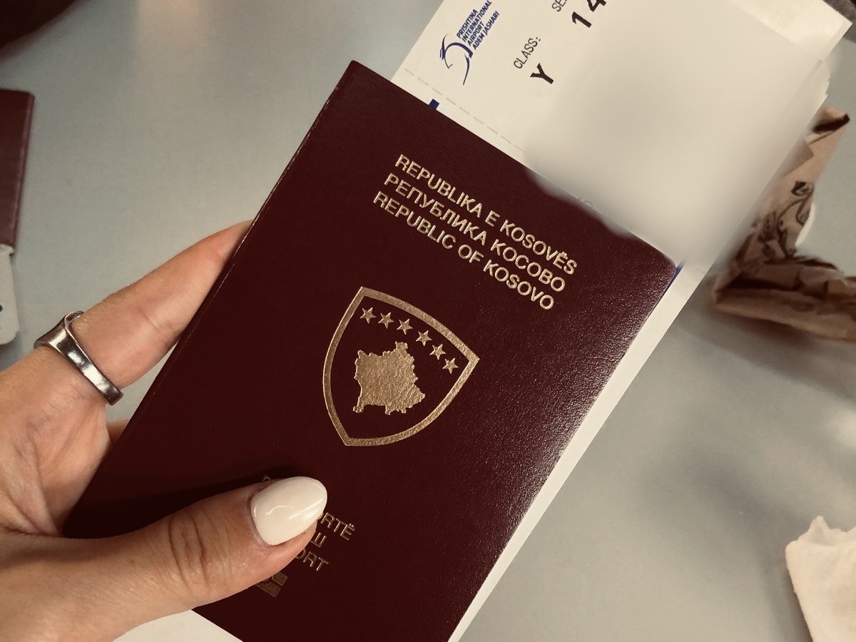 Spanja i njeh pasaportat e Kosovës