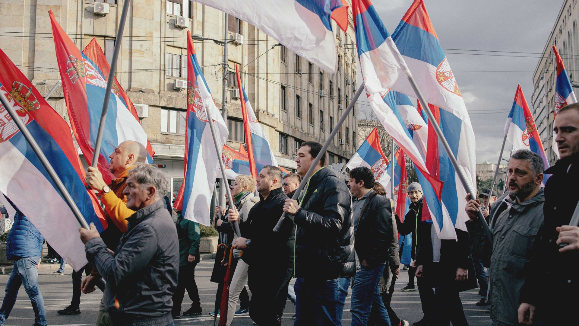 Protesta në Serbi, opozita: Vjedhja e zgjedhjeve do të diskutohet në PE