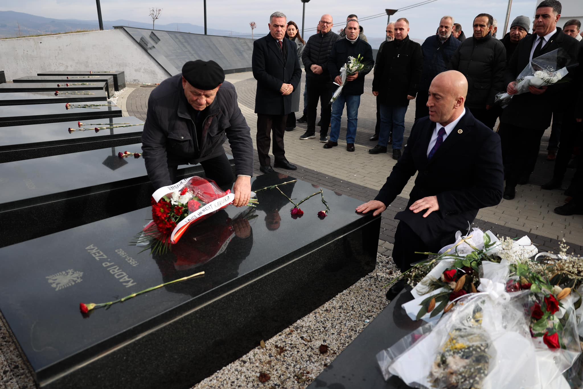 Haradinaj: Vëllezërit Gërvalla e Kadri Zeka ishin vazhdimësi e përpjekjeve tona për liri – FOTO