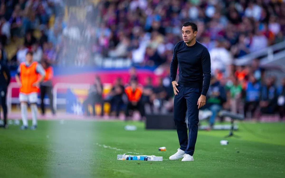 Xavi beson se Barcelona ende mund të luftojë për titullin e kampionit