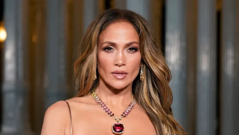 Duket e pabesueshme, por këta 11 të famshëm refuzuan ofertën e Jennifer Lopez!