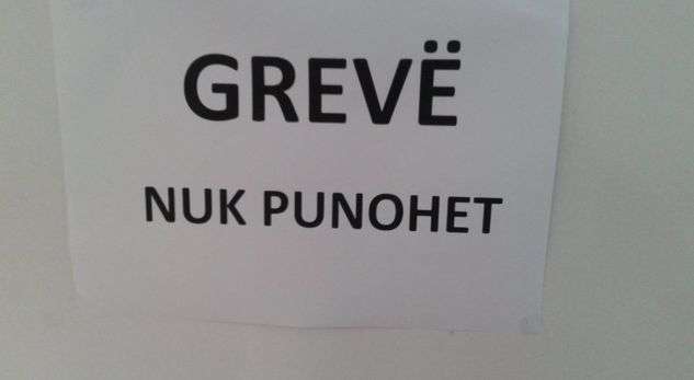 Pagat e vogla: Punëtorët teknik të disa shkollave në Prishtinë hyn në grevë nga nesër