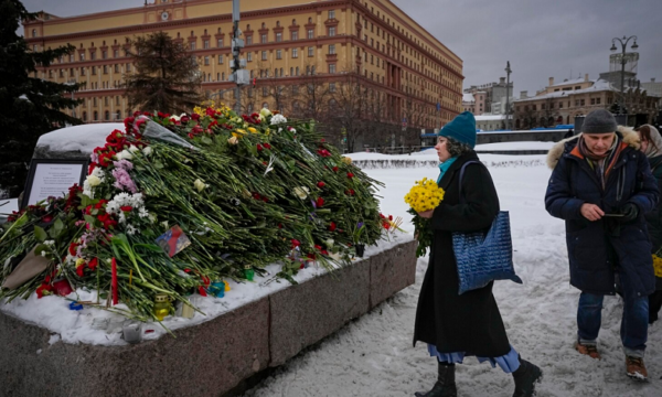 Mbi 400 të arrestuar në Rusi gjatë homazheve për Navalnyn