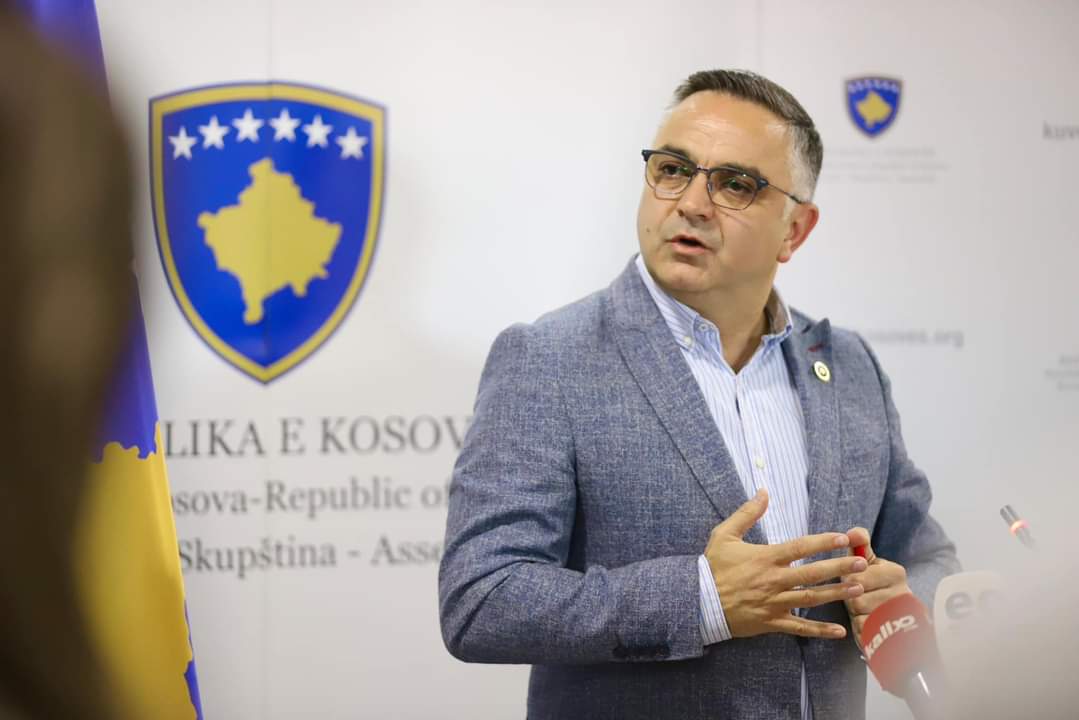 Besnik Tahiri: Kjo është Qeveria më e dobët në histori të Kosovës