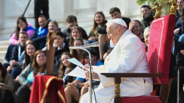 Papa Françesku, të rinjve të Venecias: krijoni risi, lërini celularët, imitoni stilin e Zotit