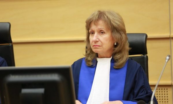 Trëndafilova refuzon kërkesën e Thaçit për zëvendësimin e gjyqtarit Nicolas Guillou