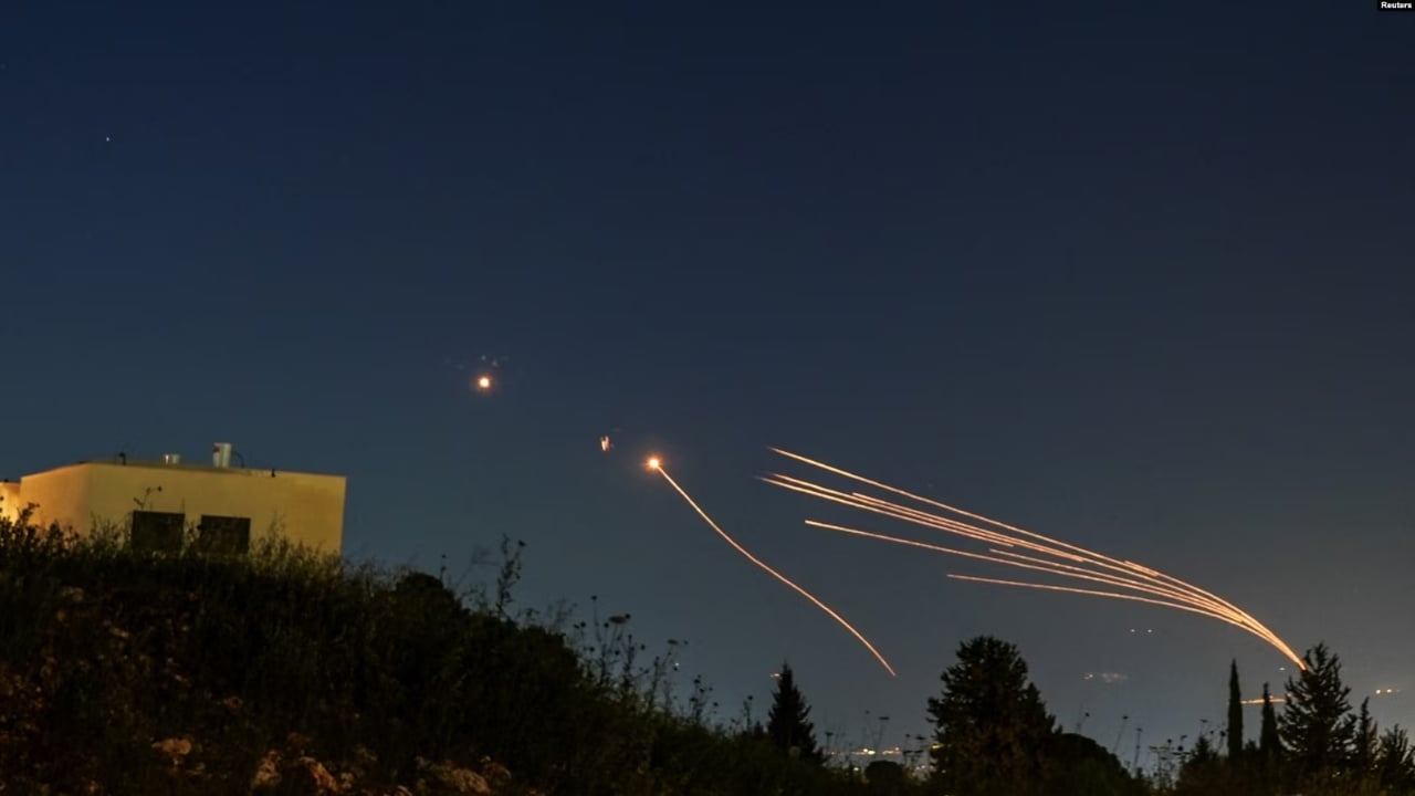 Hezbollahu nis raketa dhe dronë drejt Izraelit, ndërsa SHBA paralajmëron Iranin