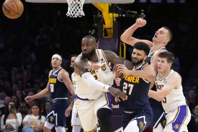 Lakers rihapin garën, mësohet ekipi i parë gjysmëfinalist i “play-off”-it