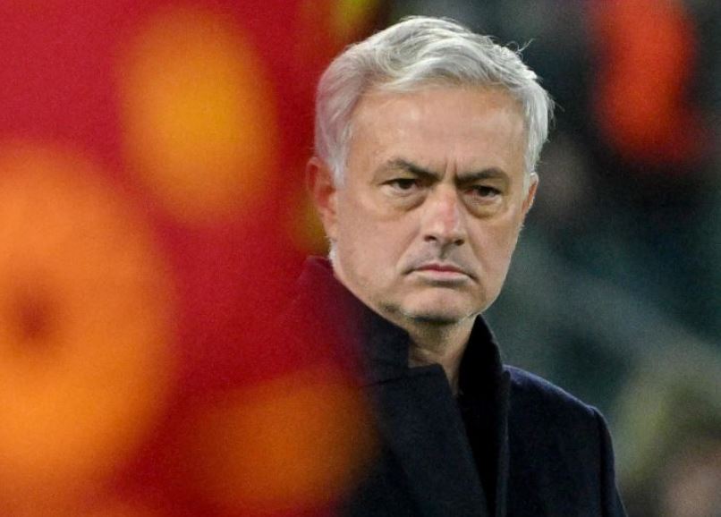 Mourinho “synon” të kthehet në United