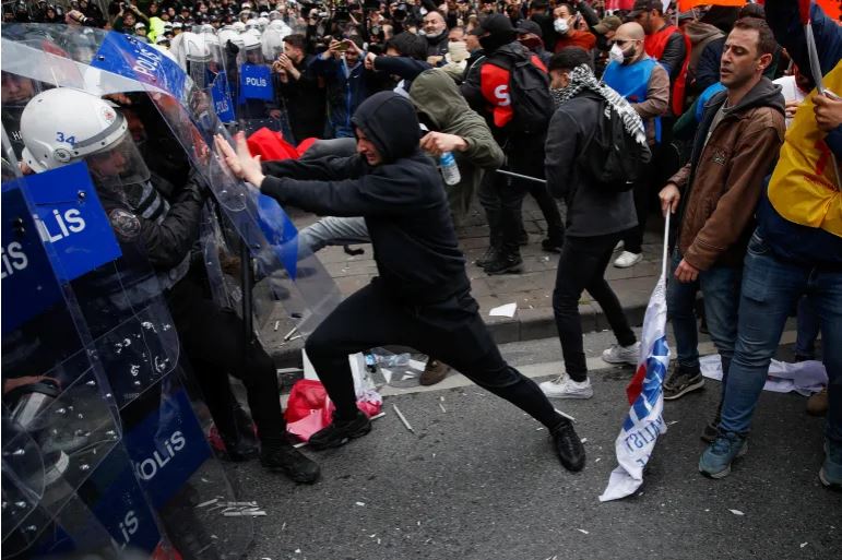 Policia turke arreston 210 persona në protestat e 1 Majit në Stamboll