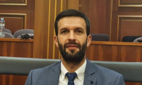 “Kusari-Lila nuk më përfaqëson mua politikisht as ideologjikisht”