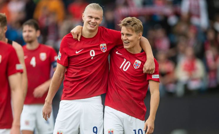 Haaland dhe Odegaard do të luajnë titullarë kundër Kosovës