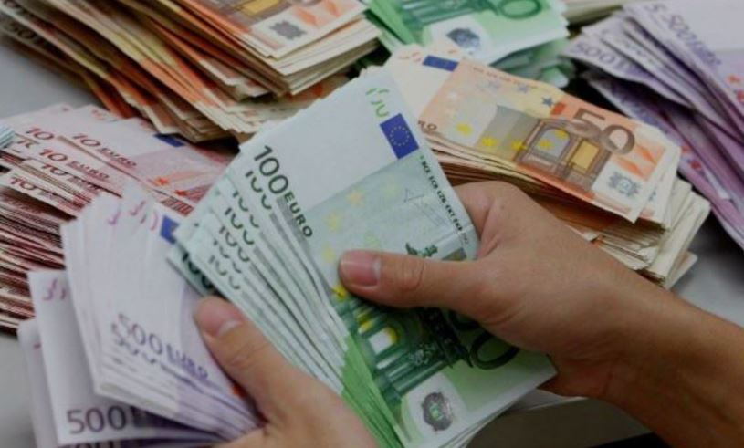 Këmbimi valutor, si qëndron leku në raport me euron Këmbimi valutor, si qëndron leku në raport me euron