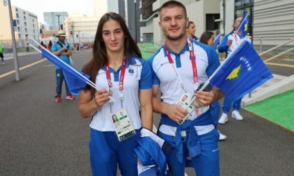 Akil Gjakova i afrohet medaljes, eliminohet Nora Gjakova