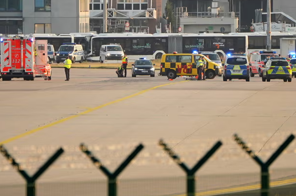 Aeroporti i Frankfurtit ndalon përkohësisht fluturimet, shkak aktivistët e klimës