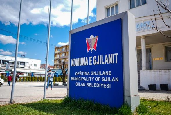 Administrata në Gjilan zgjat orarin e punës për bashkatdhetarë