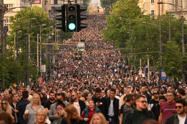 Protesta në Beograd kundër planeve për minierë të litiumit