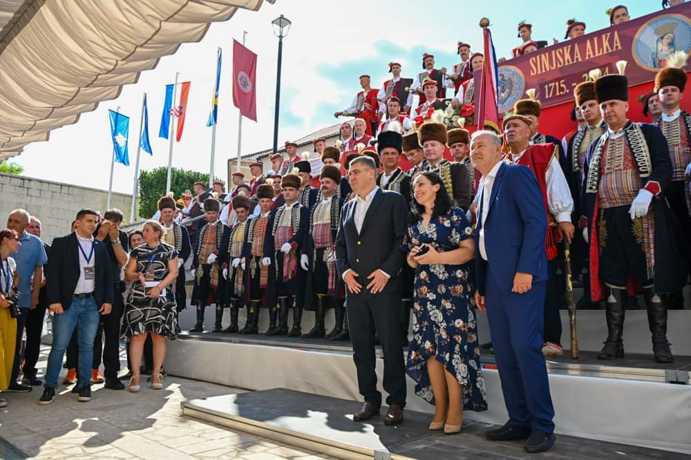 Osmani iu bashkohet miqve kroatë në Sinjska Alka