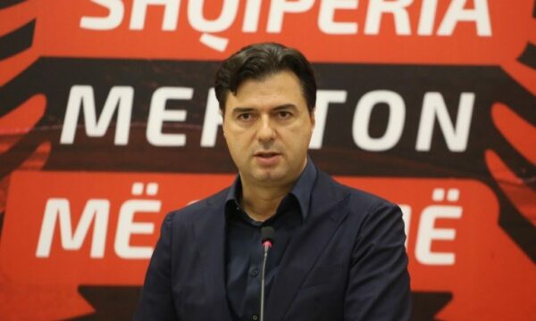 Basha: Shqiptarët, vështirësi për blerjen e barnave dhe shërbimeve shëndetësore