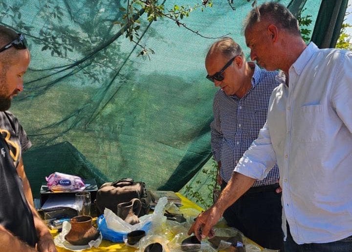 Gërmimet arkeologjike në Suharekë, Hoxhaj sheh nga afër rëndësinë e tyre