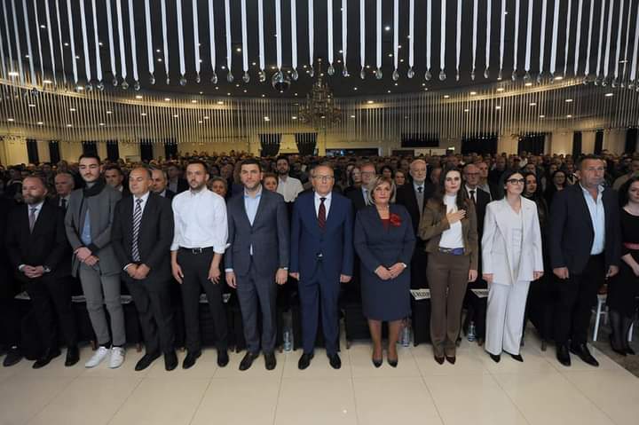 Djali i Kadri Veselit i bashkohet Bedri Hamzës në tubimin në Mitrovicë