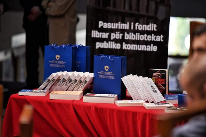 Nga sot, mbi 30 biblioteka të Kosovës do të kenë nga 604 tituj të botimeve më shumë