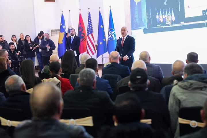 Haradinaj prezanton kandidatët për deputetë nga Deçani