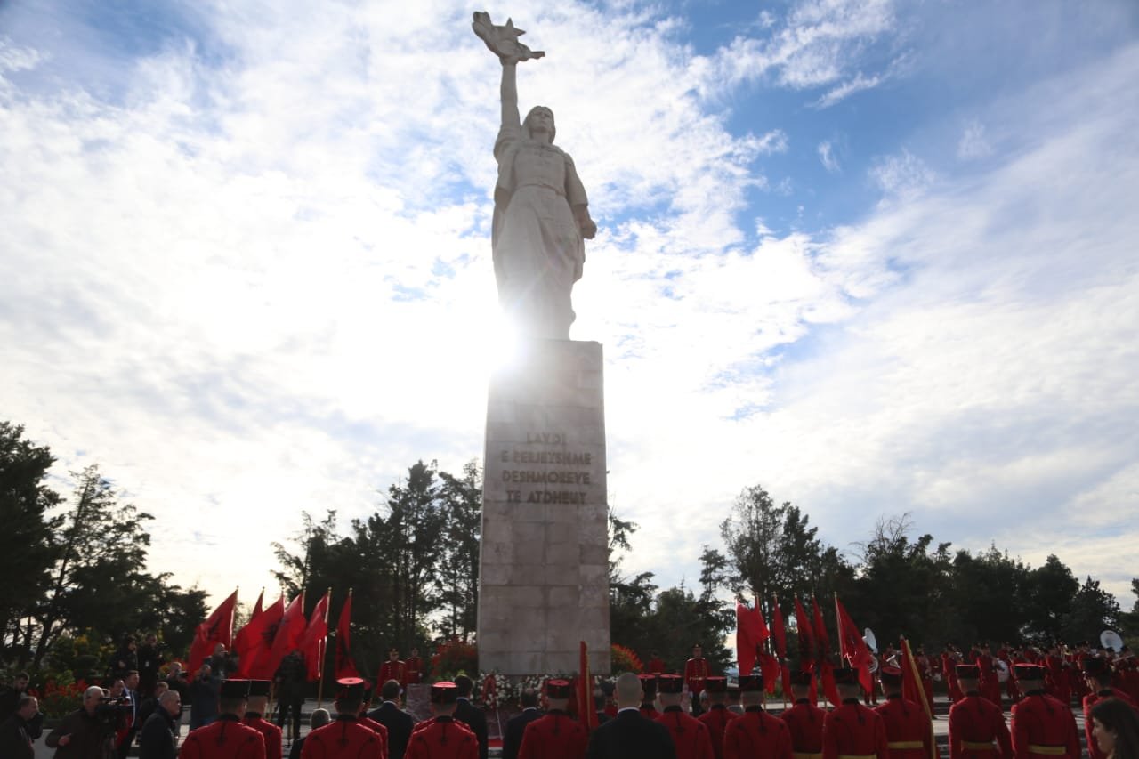 29 Nëntor, përkujtohet sot 80-vjetori i Çlirimit të Shqipërisë!