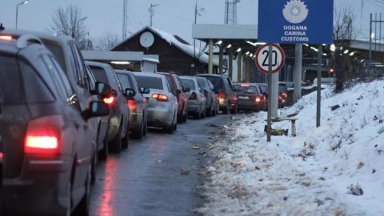 Deri në 10 minuta pritjet për të hyrë në Kosovë