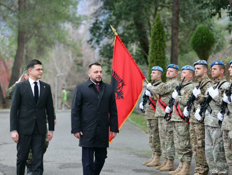 Maqedonci mori pjesë në betimin e kursantëve të Kursit Komando në Zallher të Shqipërisë