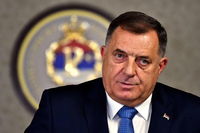 Dodik dekreton ligjet jokushtetuese në RS