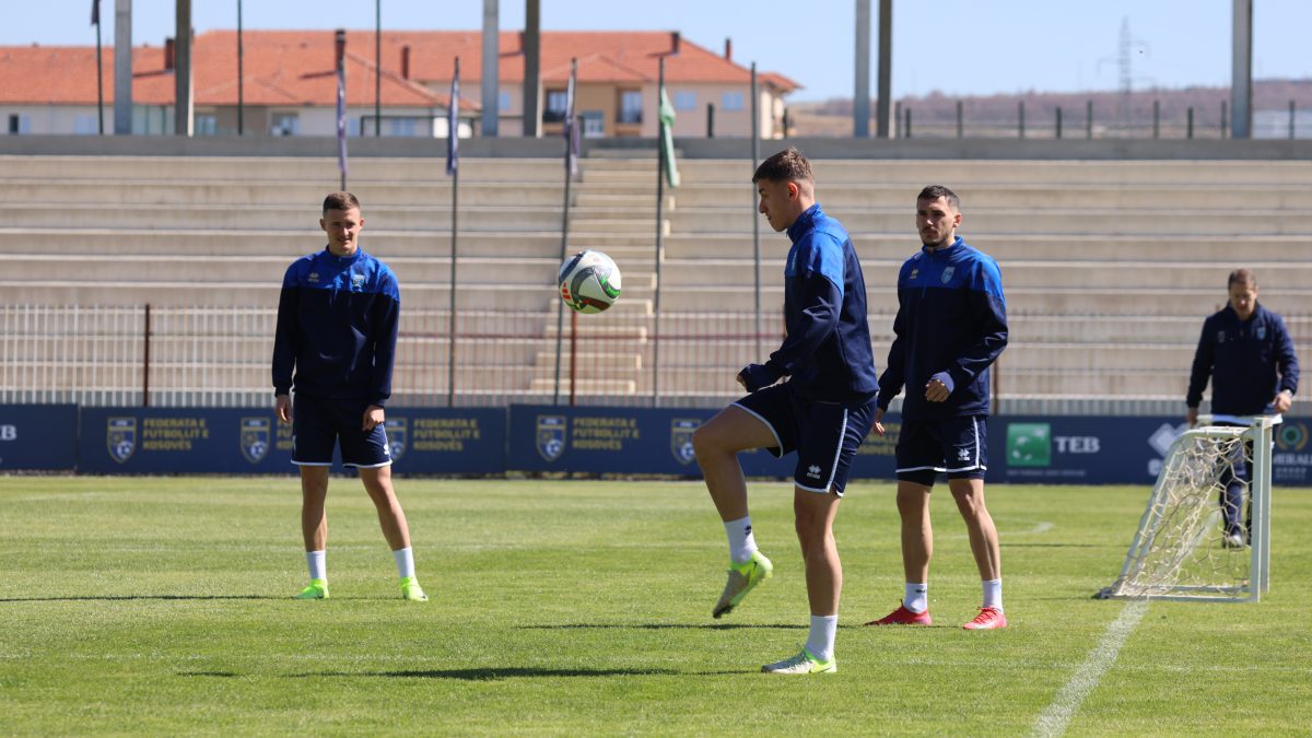 Kosova zhvillon seancën e fundit stërvitore para nisjes për në Murcia Kosova zhvillon seancën e fundit stërvitore para nisjes për në Murcia