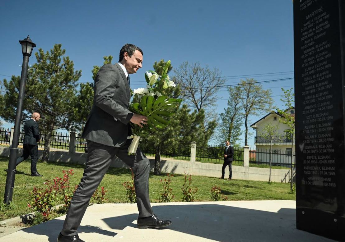 Kurti bëri homazhe në Gllobar, Vërboc dhe Shtuticë, në nderim të dëshmorëve dhe martirëve