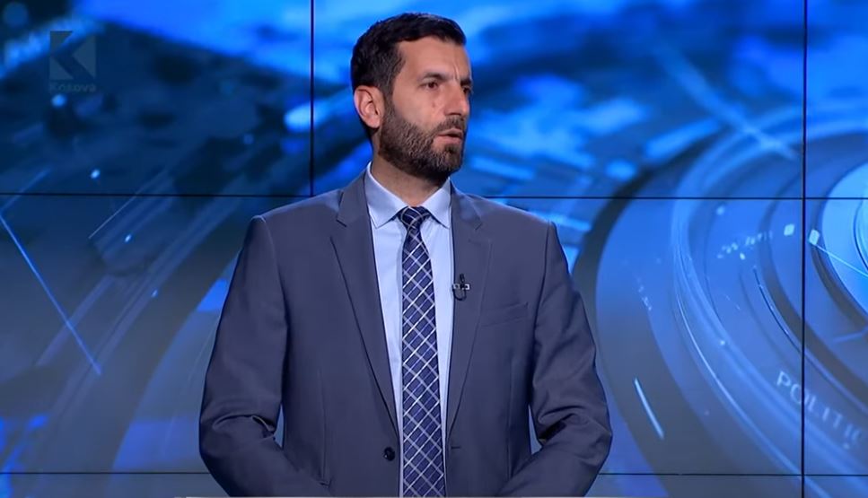Demhasaj: Kryeministri dhe ministrat po shkelin Kushtetutën Demhasaj: Kryeministri dhe ministrat po shkelin Kushtetutën