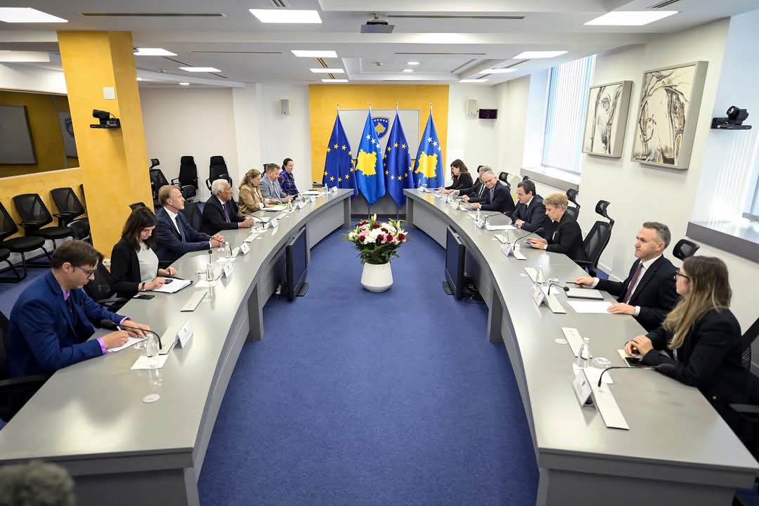 Kurti pret në takim presidentin e Këshillit Evropian të BE-së Kurti pret në takim presidentin e Këshillit Evropian të BE-së