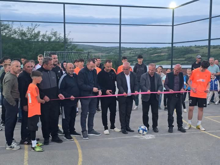 Rahovec, përurohet rrethoja e re dhe ndriçimi modern në fushën sportive të ShFMU “Haki Stërmilli” Rahovec, përurohet rrethoja e re dhe ndriçimi modern në fushën sportive të ShFMU “Haki Stërmilli”
