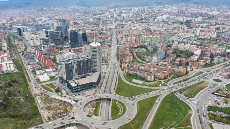 Protesta e thirrur nga OEK, këto rrugë të kryeqytetit do të jenë të mbyllura të enjten nga ora 10:00 deri në 12:00 Protesta e thirrur nga OEK, këto rrugë të kryeqytetit do të jenë të mbyllura të enjten nga ora 10:00 deri në 12:00