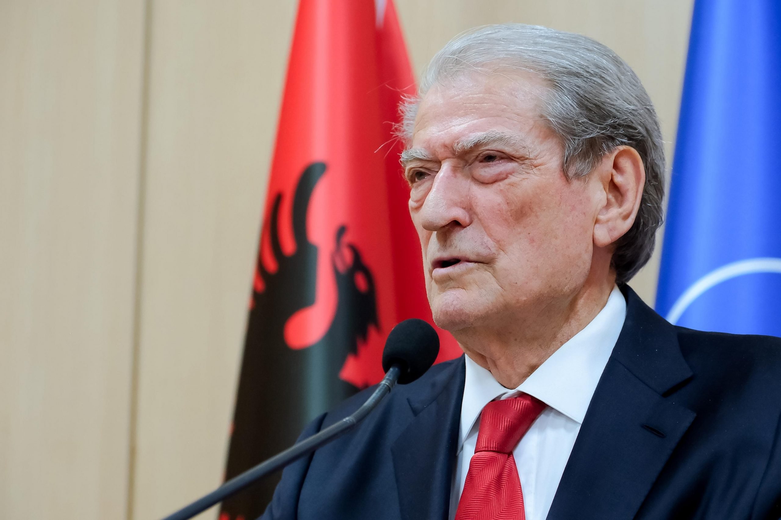 A do ta pranojë rezultatin e zgjedhjeve? Ja si përgjigjet Sali Berisha A do ta pranojë rezultatin e zgjedhjeve? Ja si përgjigjet Sali Berisha