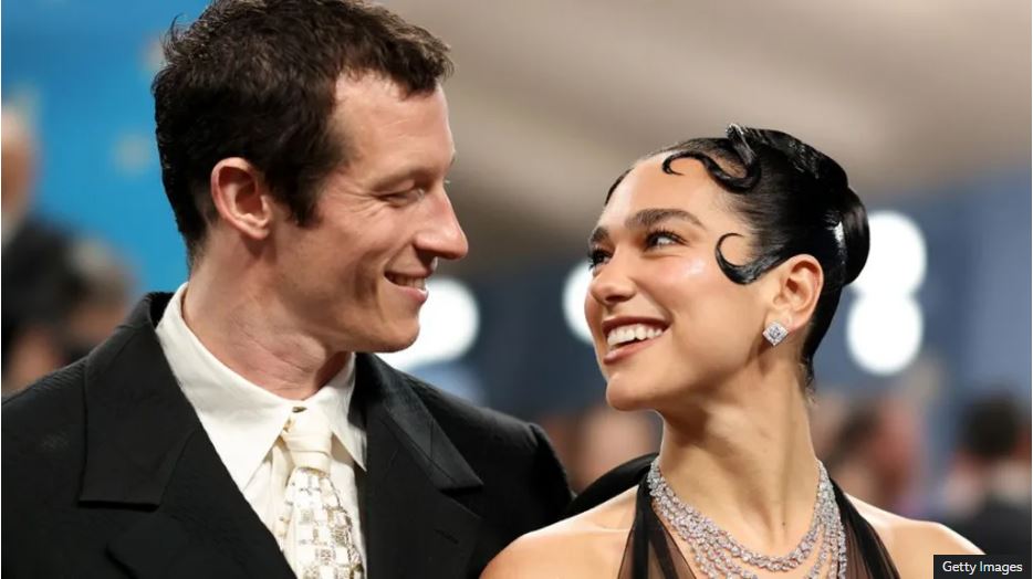 Dua Lipa dhe Callum Turner e konfirmojnë fejesën e tyre