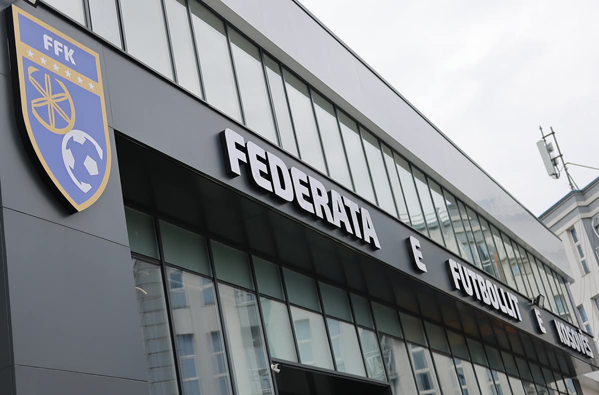 FFK-ja me njoftim për rinovimin e licencave për trajnerë FFK-ja me njoftim për rinovimin e licencave për trajnerë