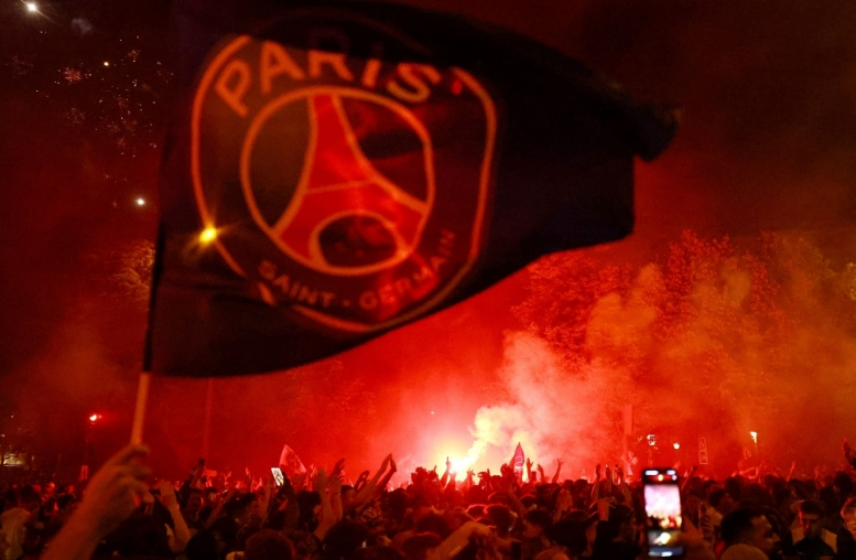 Dy të vdekur dhe 559 të arrestuar pas festimeve të PSG-së në Francë Dy të vdekur dhe 559 të arrestuar pas festimeve të PSG-së në Francë