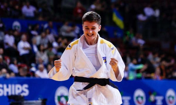 Osmani uron Fazliun për medaljen botërore Osmani uron Fazliun për medaljen botërore