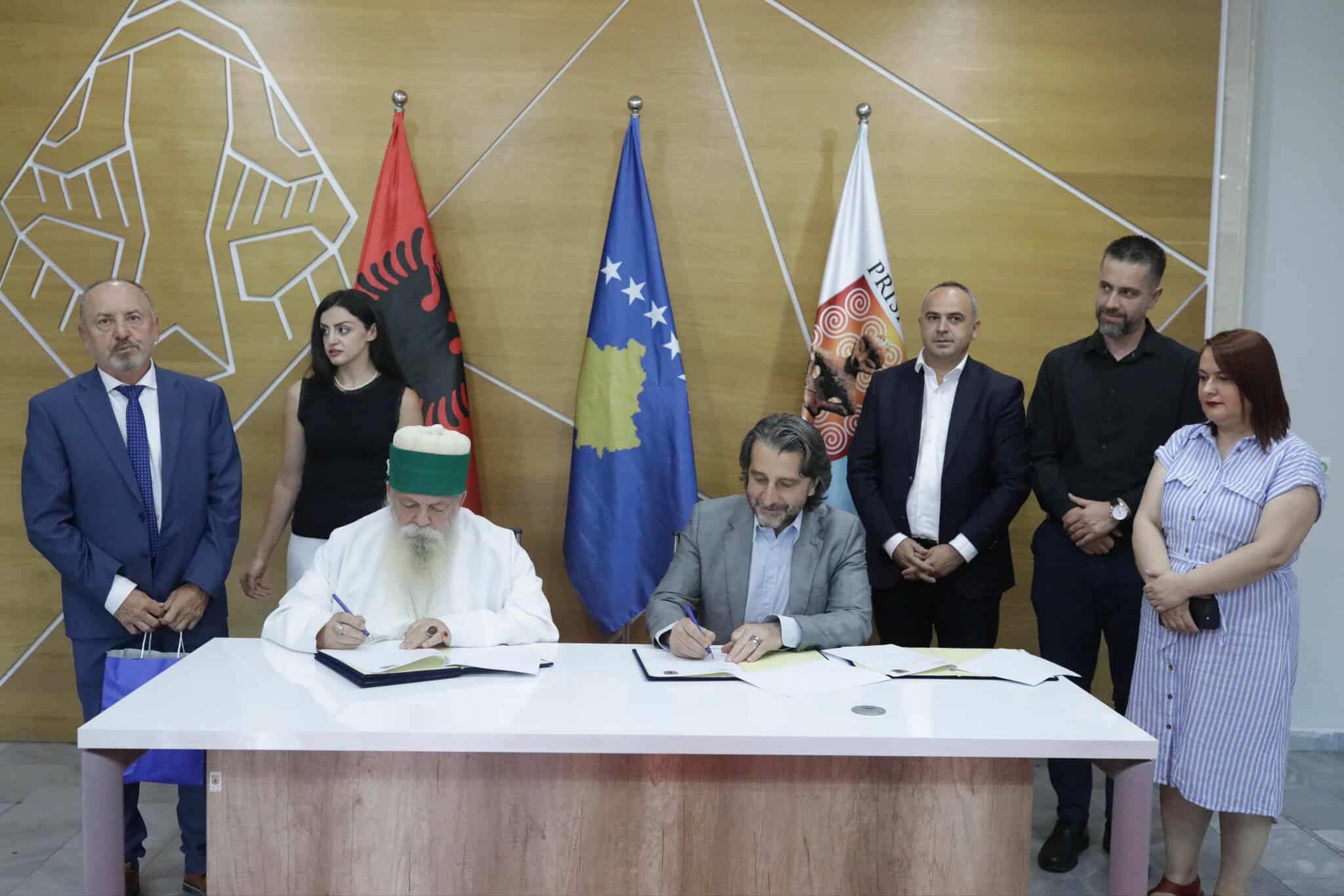 Komuna e Prishtinës nënshkruan marrëveshje bashkëpunimi me Kryegjyshatën Botërore Bektashiane Komuna e Prishtinës nënshkruan marrëveshje bashkëpunimi me Kryegjyshatën Botërore Bektashiane