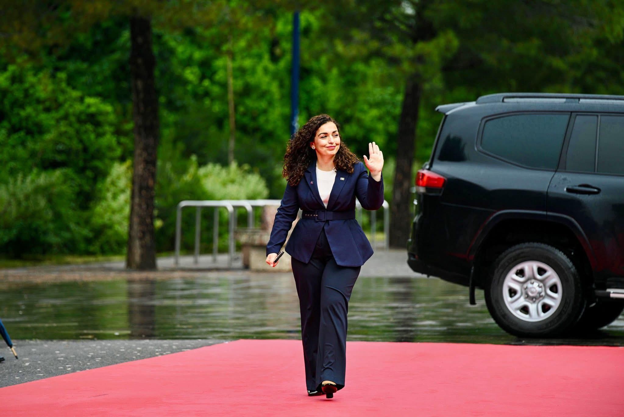Presidentja Osmani në vizitë zyrtare në Hungari Presidentja Osmani në vizitë zyrtare në Hungari